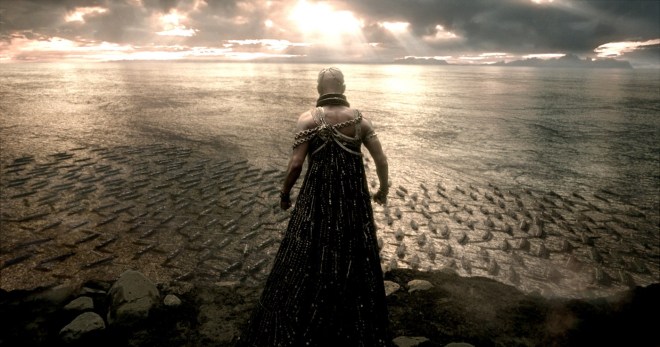 ملك/إله الفرس يستعرض أسطوله البحري الضخم